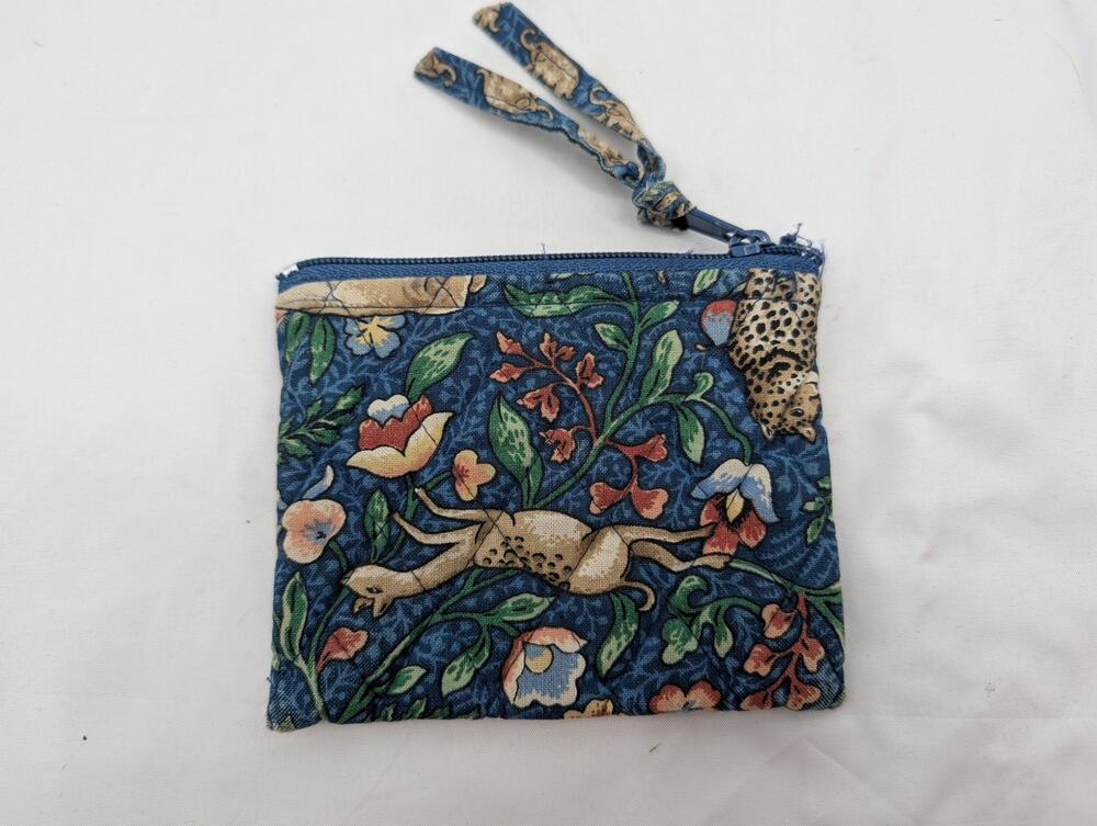 Retired Vera Bradley Animal Kingdom Print Small Change Purse Zipper Closure Y2K